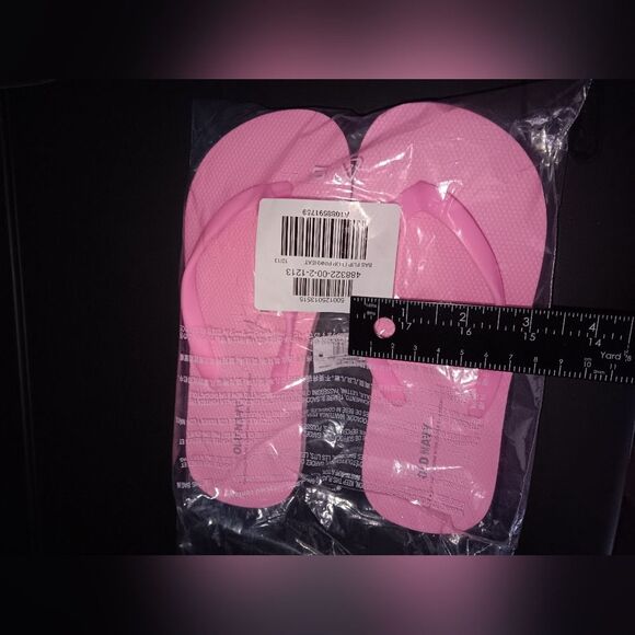 Old Navy Flip-Flop Sandals Girl's NWT - Picture 4 of 5